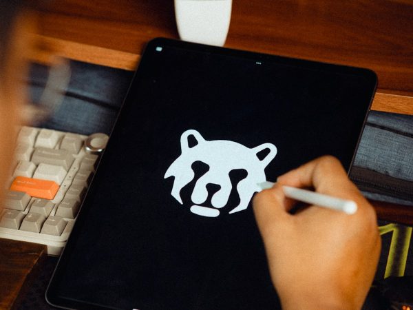 Trazando un logotipo en tableta